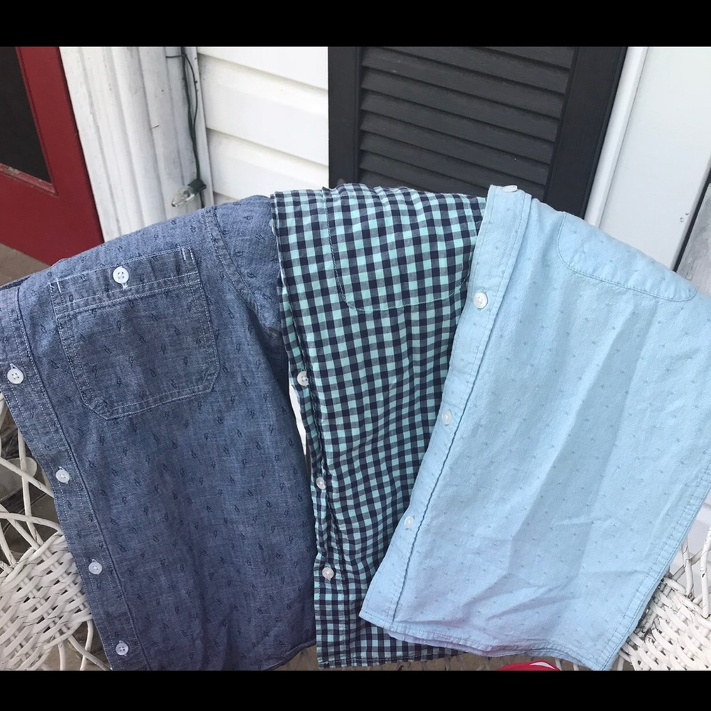 Boys old navy button down shirts size Large